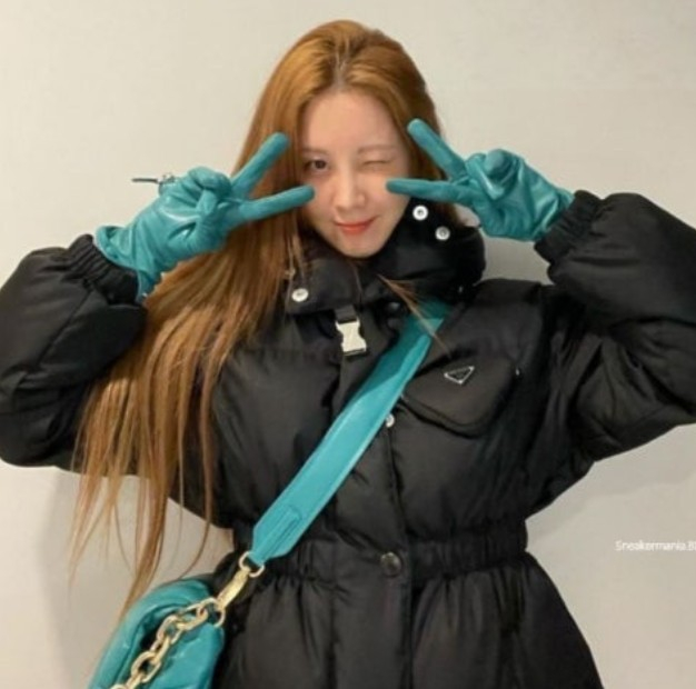 [정품] 프라다 리나일론 패딩 서현패딩 황금사이즈 이미지