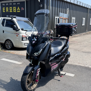 야마하 XMAX300 이미지