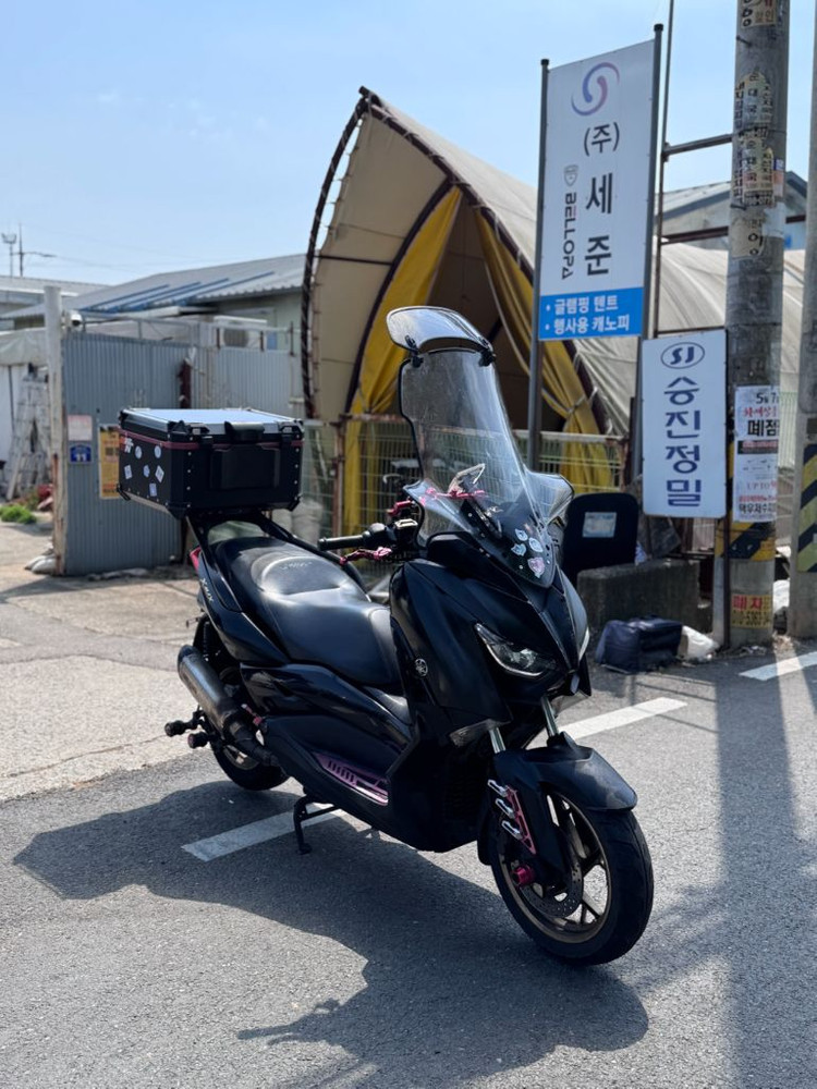 야마하 XMAX300 이미지
