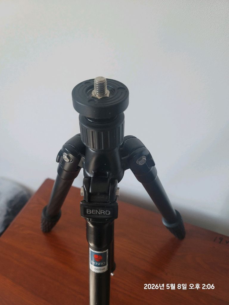 [ 판매완료 ] 벤로 카본 미니삼각대 C-069M8 (택배가능) 이미지