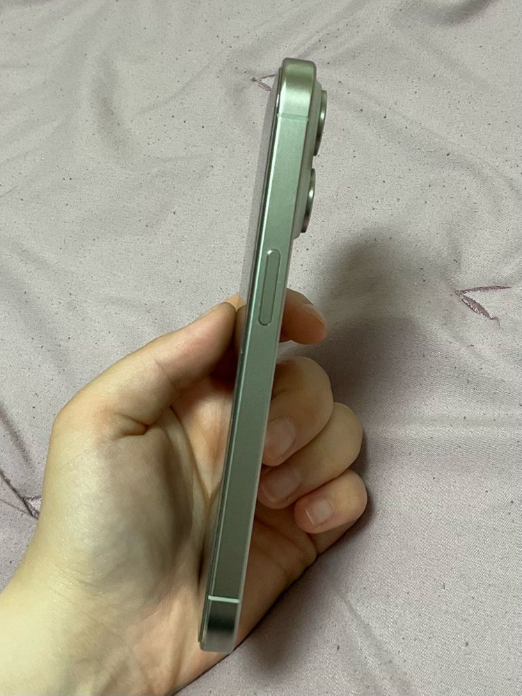 아이폰 15프로 화이트 128GB 이미지