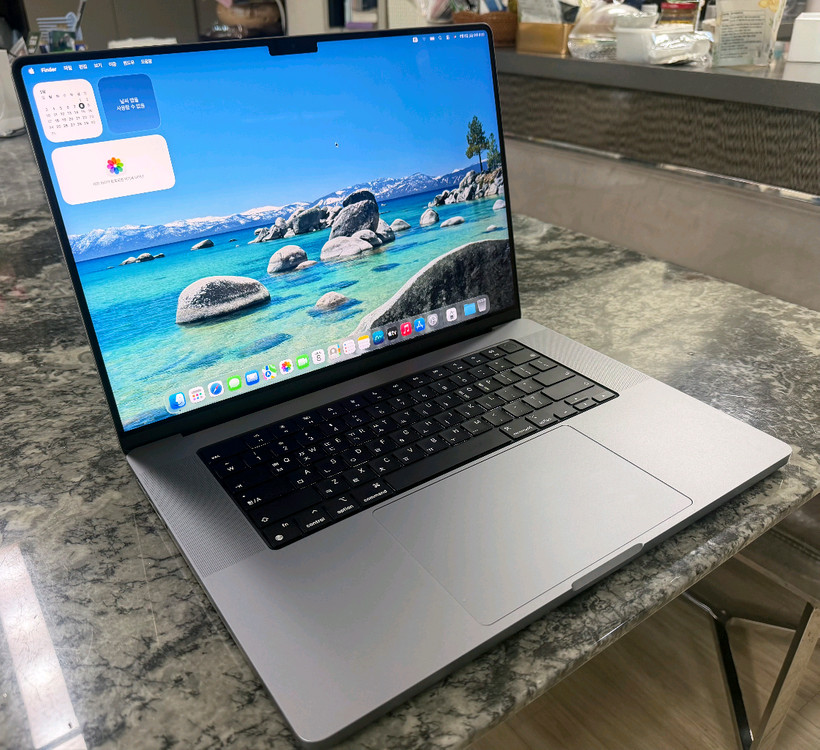 맥북프로 16 M2 Max 풀칩 12/38코어 32GB / 1TB / 93%(82) A++ 이미지