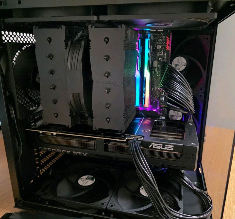 3rsys r50 넥스 케이스 교체팬 포함 팝니다. 부산 이미지
