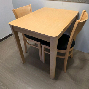 원목 2인용 식탁 이미지