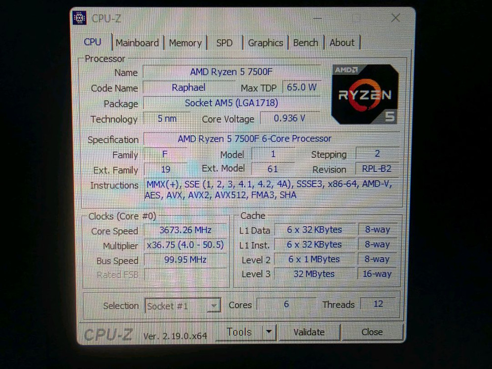 라이젠 7500F+RX 5600 XT 게이밍 컴퓨터 이미지