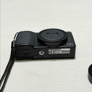컴팩트 디지털카메라
