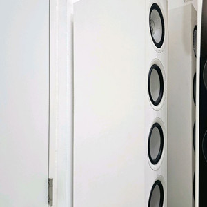 KEF Q750 화이트 플로어스피커 톨보이스피커 이미지