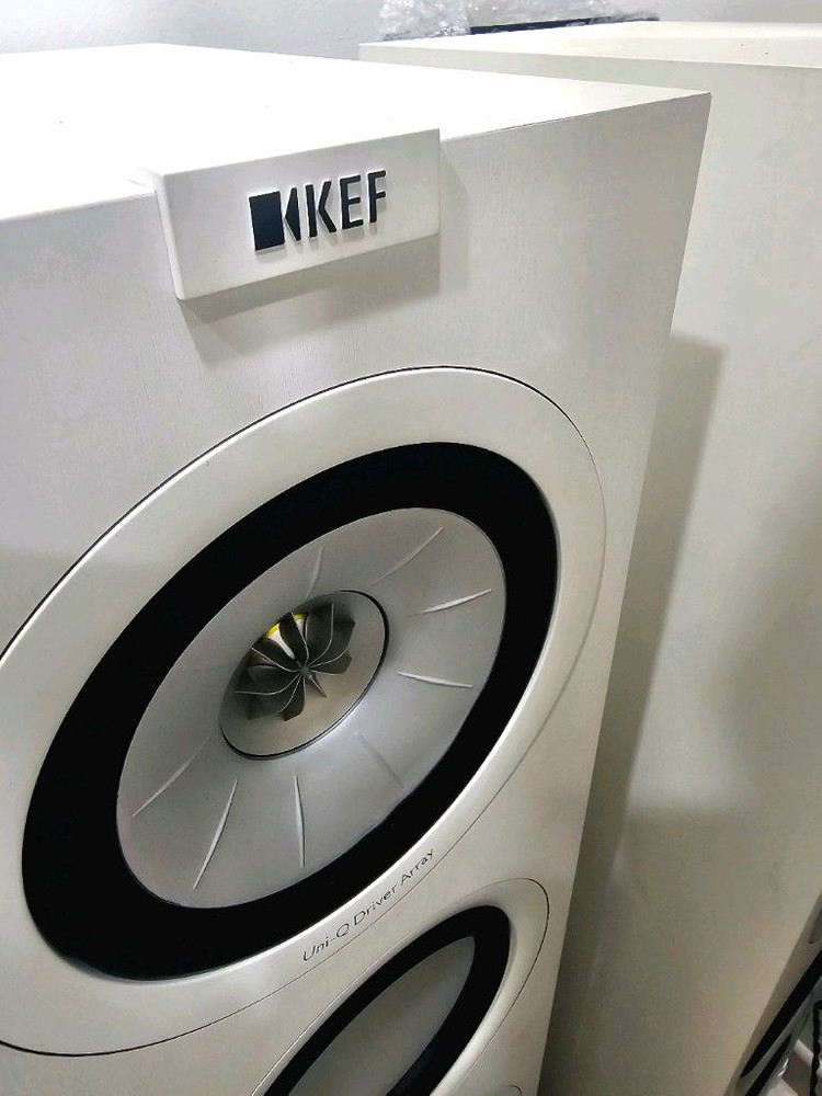 KEF Q750 화이트 플로어스피커 톨보이스피커 이미지