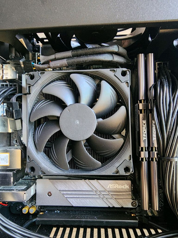 5600 cpu, a520m itx/ac, 녹투아 cpu 쿨러 이미지
