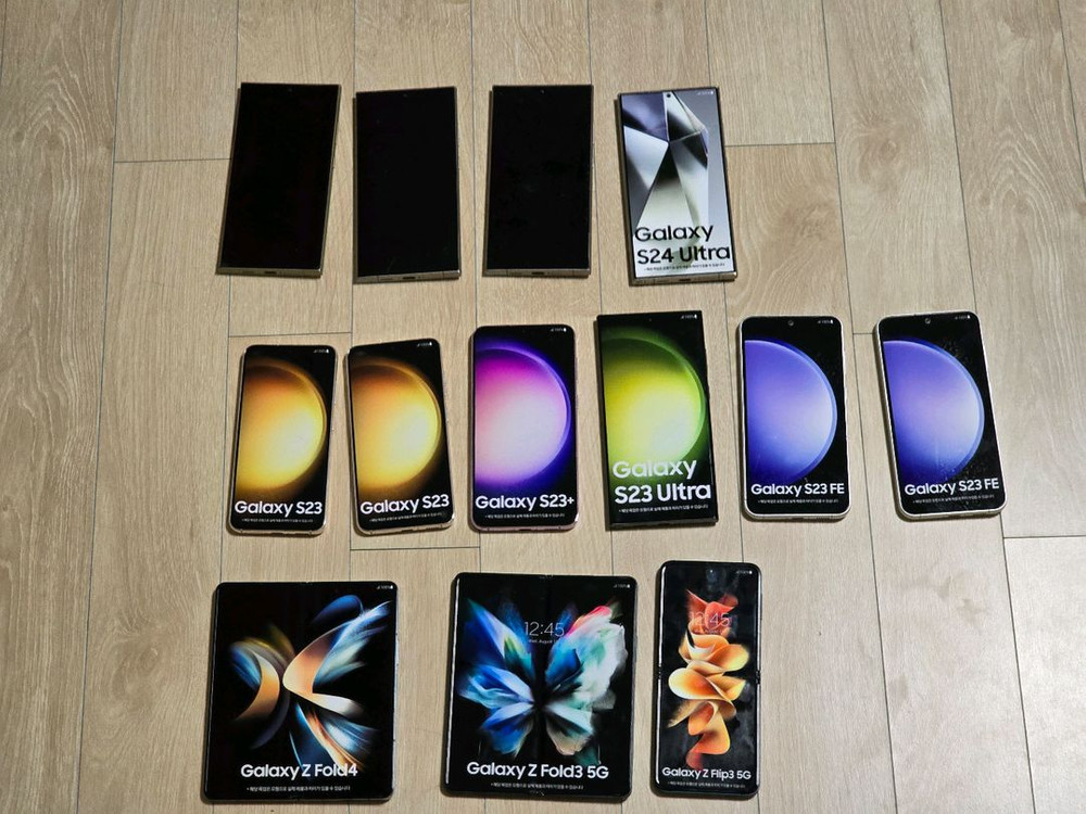 갤럭시 S23, S24 울트라, Z 폴드4, 플립3 목업 모형폰 이미지