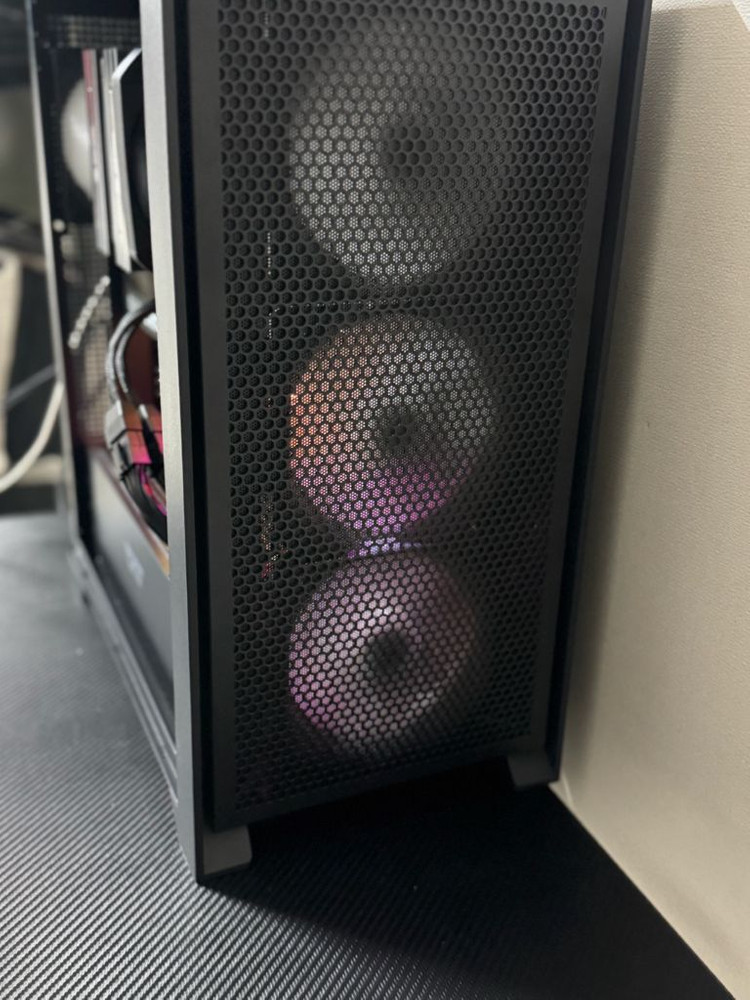 개인)라이젠 7800x3d rtx5070ti 게이밍 본체+기타풀셋 이미지