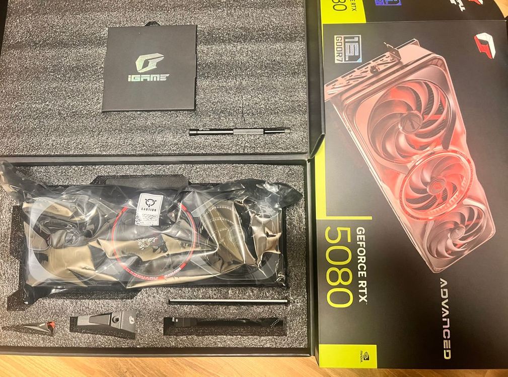 컬러풀 RTX 5080 그래픽카드 ADVANCED OC 16G 팝니다. 이미지
