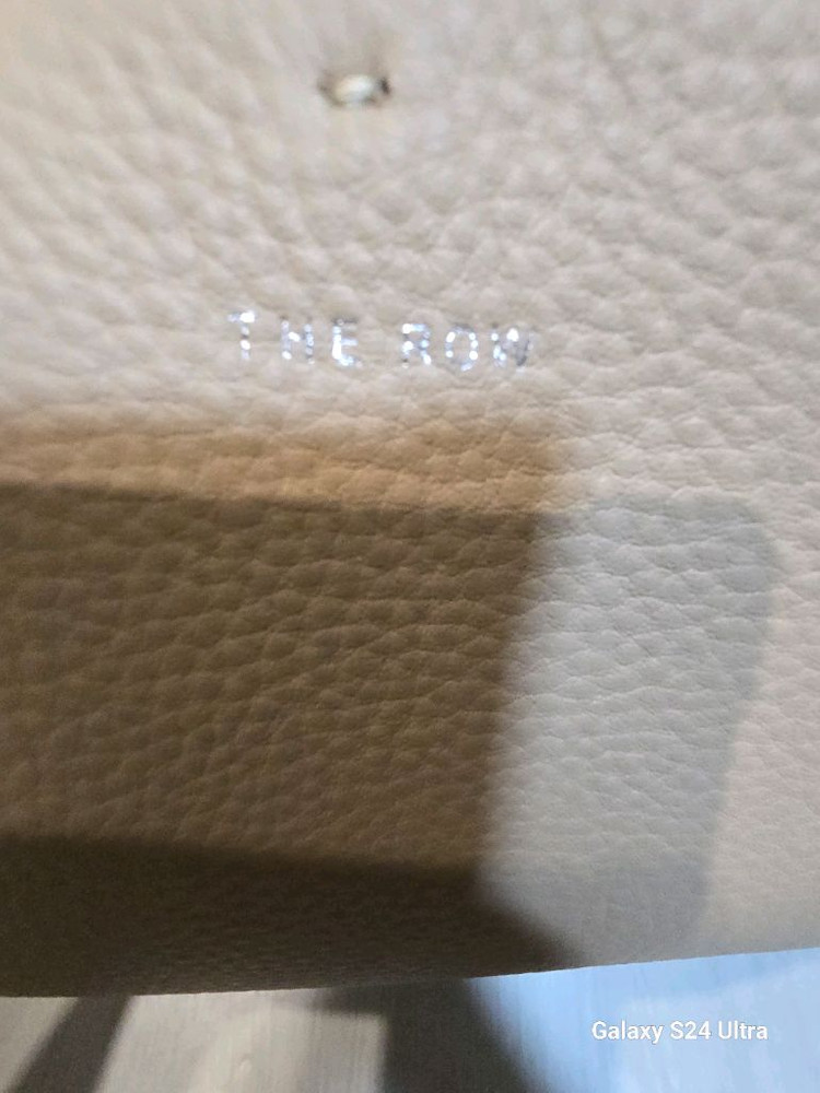 더로우 파크쓰리 도트백 토프색상 새상품 이미지