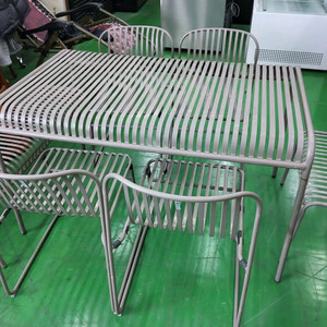 카페용 럭셔리 철제 테이블 의자셋트 이미지