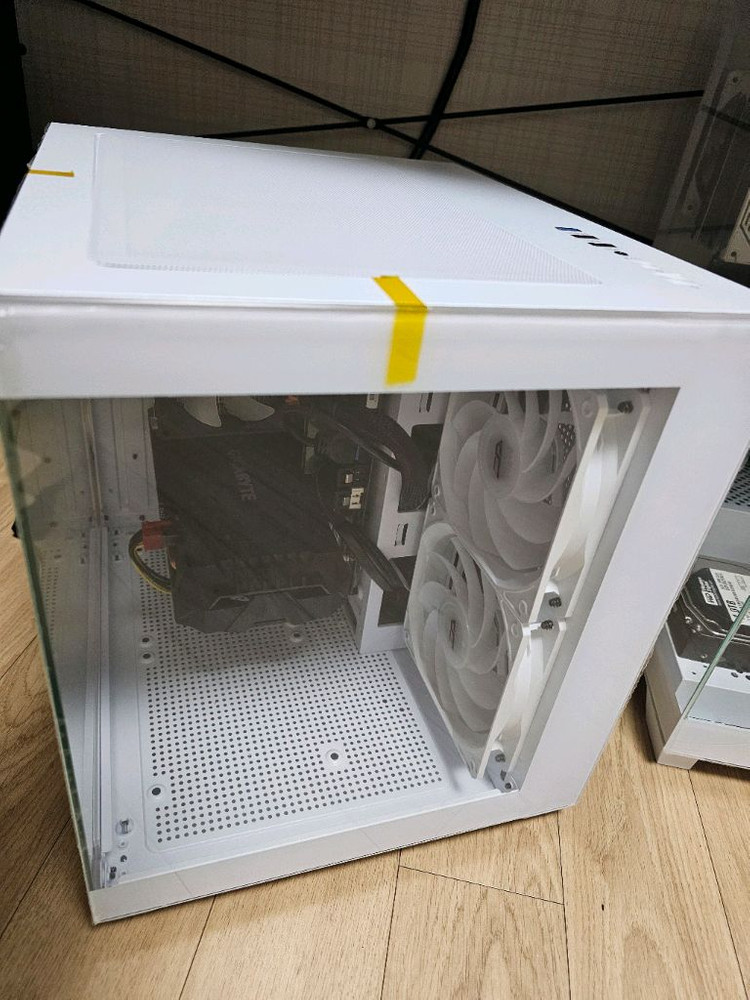 고성능 게이밍 PC 완본체 이미지