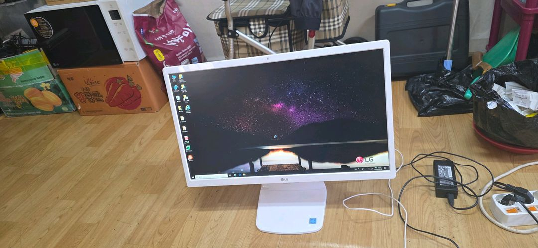 LG 일체형 컴퓨터 이미지