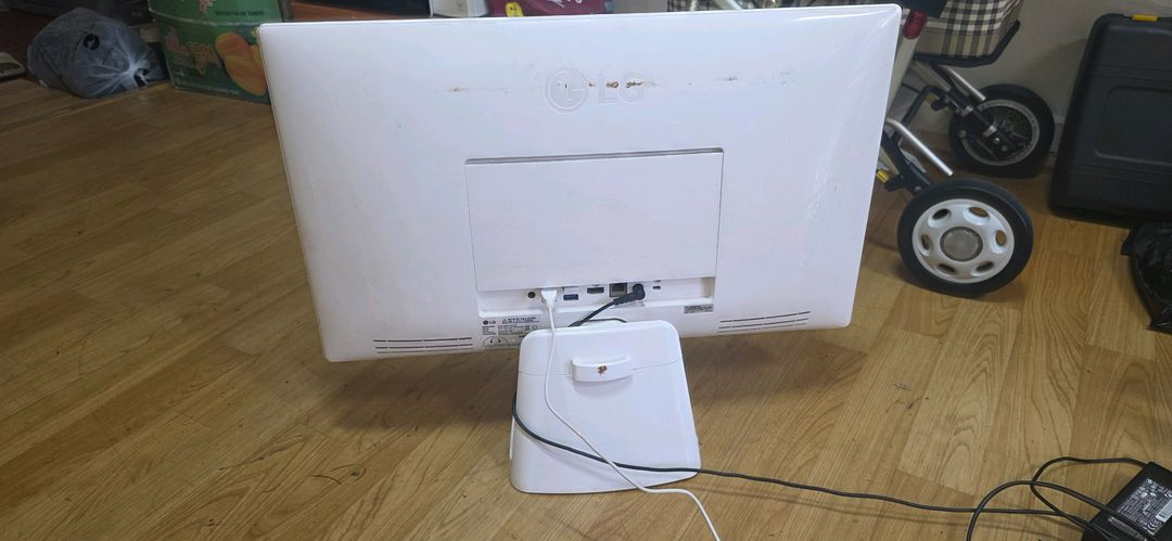 LG 일체형 컴퓨터 이미지