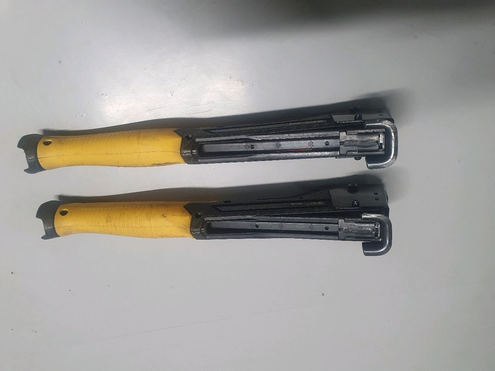디월트 카본파이버 해머 타카 2개 일괄 판매 이미지