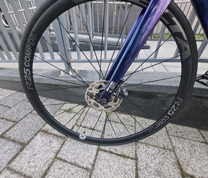 첼로 700c 카본 D8 로드자전거 이미지