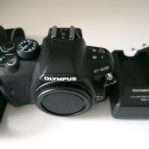 올림푸스 포서드 DSLR 카메라 E-420 이미지