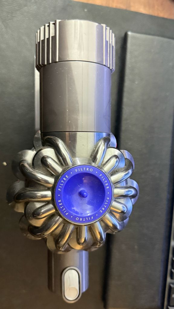 dyson V6 다이슨 무선청소기 본체 이미지