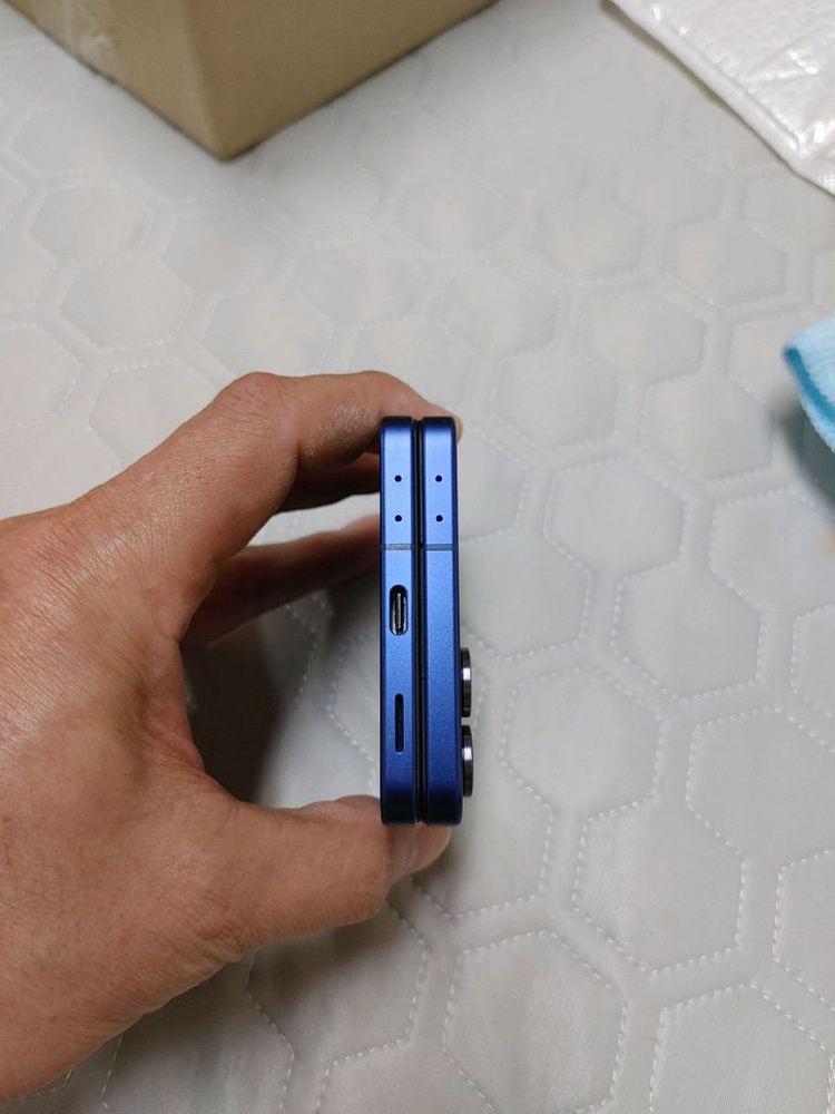 자급제 ㅡ 그냥 새폰 ㅡ 갤럭시 Z플립7 256GB + 새케이스 이미지