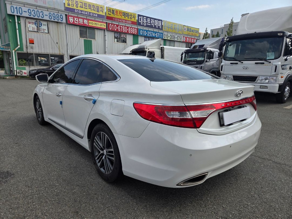 (590만)중고차 그랜저 HG240 화이트 첫차 출퇴근 중형 세단 현대 이미지