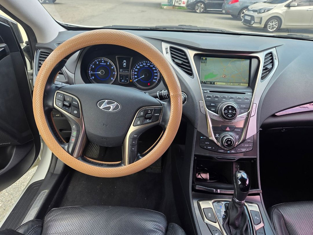 (590만)중고차 그랜저 HG240 화이트 첫차 출퇴근 중형 세단 현대 이미지