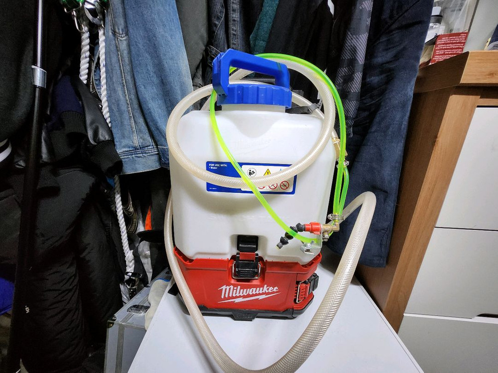 밀워키 충전식 물탱크 본체, 물통 판매 이미지