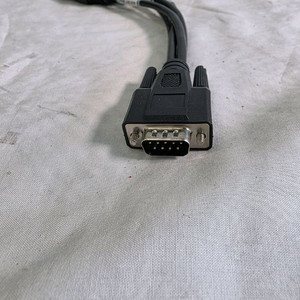 DB9 to XLR(4채널) 오디오 브레이크아웃 케이블입니다. 이미지
