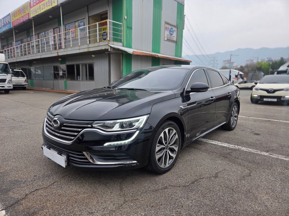 (710만)중고차 SM6 2.0 LE 블랙 세단 승용차 르노삼성 이미지