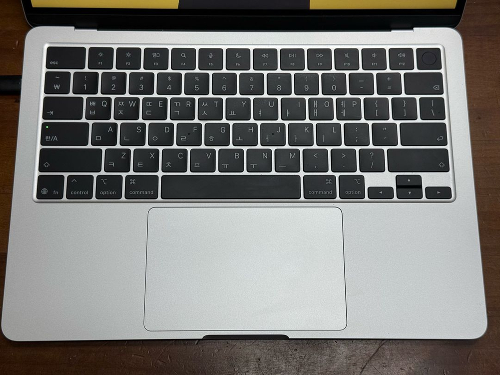 맥북에어 M4 13인치 실버 512GB 16GB 이미지