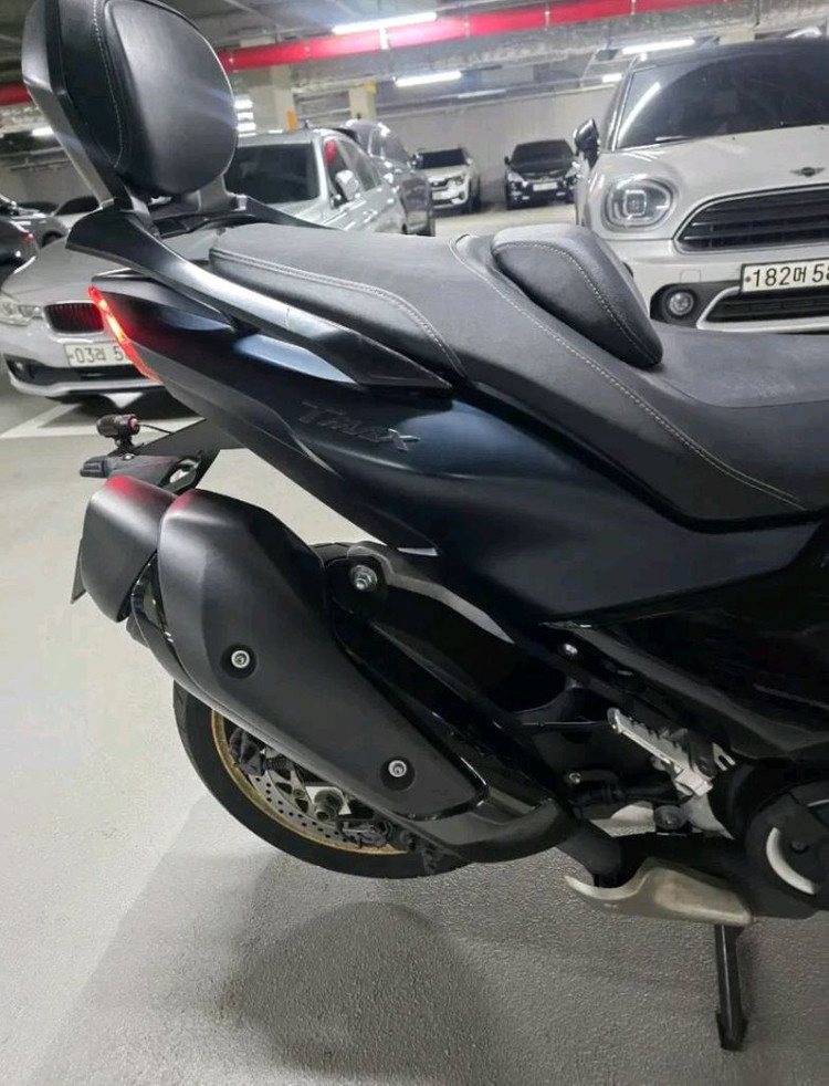 Tmax 티맥스560 23년식 신차급 이미지