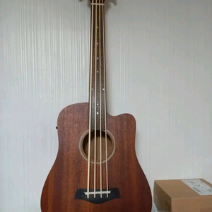 Goldtone MicroBass, 우쿨렐레 베이스 프렛리스 이미지