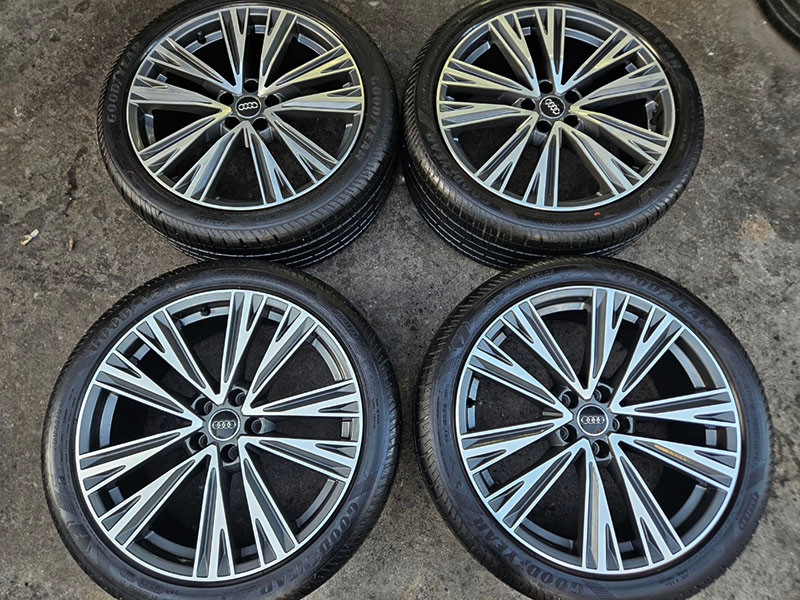 아우디 C8 A6 50TDI 정품 20인치 휠 타이어 셋트 이미지