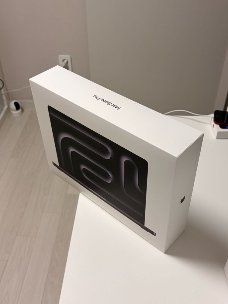 미개봉 맥북프로 14인치 M5 Max 36GB/2TB 이미지