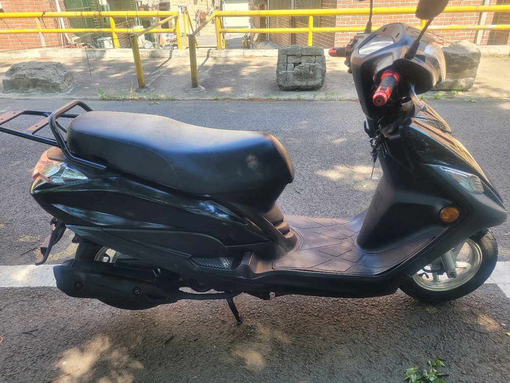 DNA모터스 100cc 스쿠터 이미지