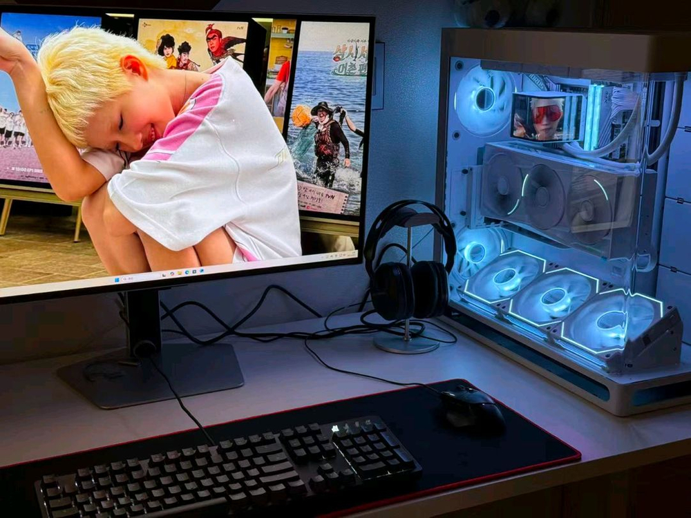 신품급 RTX5090 + i9-14900K 고사양 화이트 PC Z790 / 32G / 1TB 이미지
