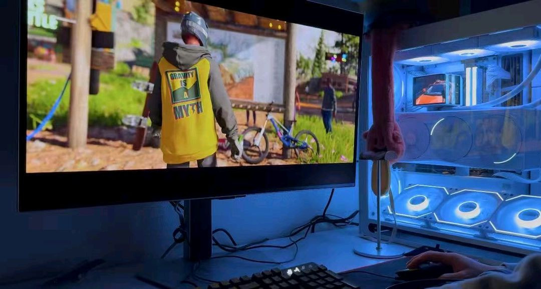 신품급 RTX5090 + i9-14900K 고사양 화이트 PC Z790 / 32G / 1TB 이미지