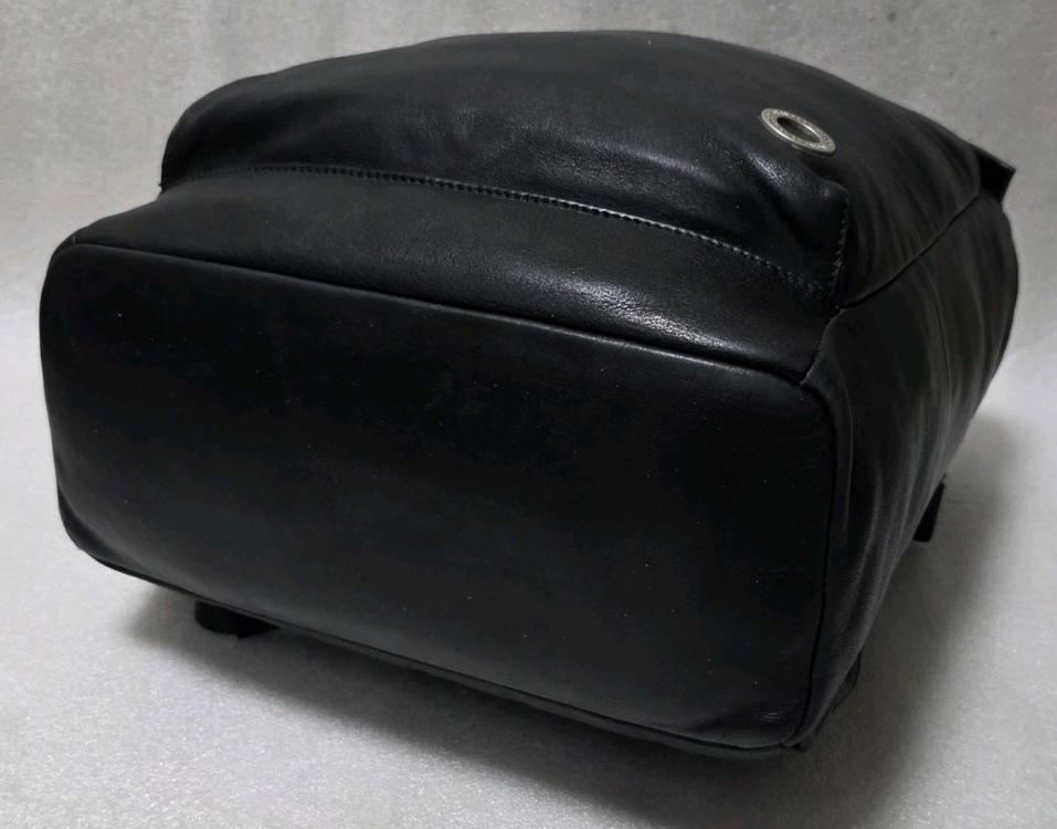 만다리나덕 MANDARINA DUCK 천연가죽 노트북백팩 여행캠핑배낭 이미지