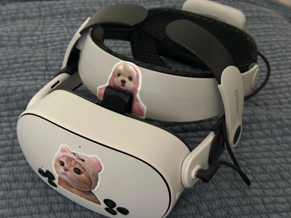 메타 퀘스트3s + bobovr 헤일로 + 건스톡 판매합니다 이미지