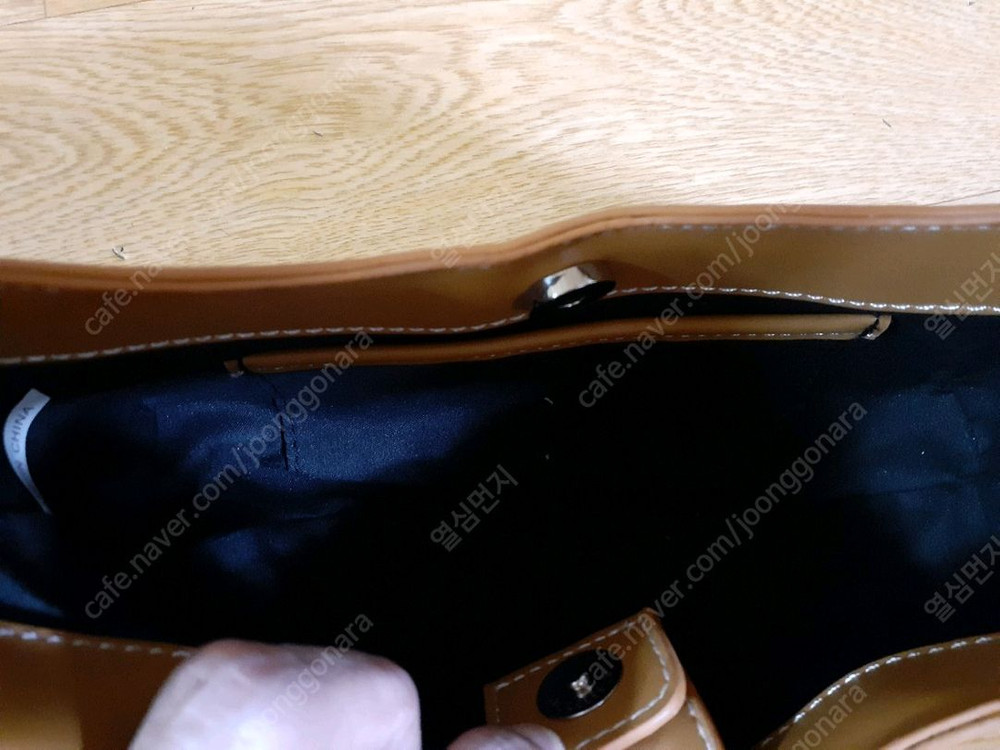 가방 새거입니다 예쁜니다 요즘 화사하게 편하게 사용하세요 10000 이미지
