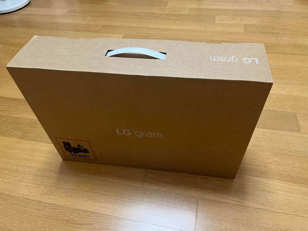 LG 그램 AI 16인치 노트북 16Z90T (U5-225H, 16GB RAM, 512GB SSD, W11Pro) 이미지