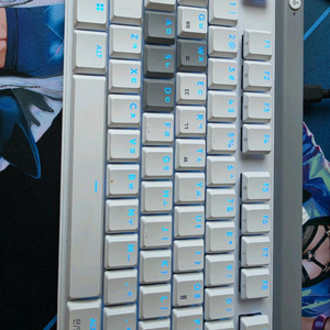 로지텍 G515 게이밍 키보드 화이트 이미지