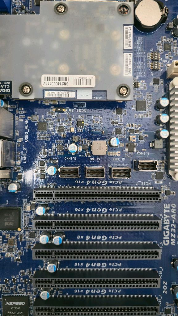 EPYC 7261 CPU 쿨러 MZ32-AR0 CLN0222 1250W 이미지