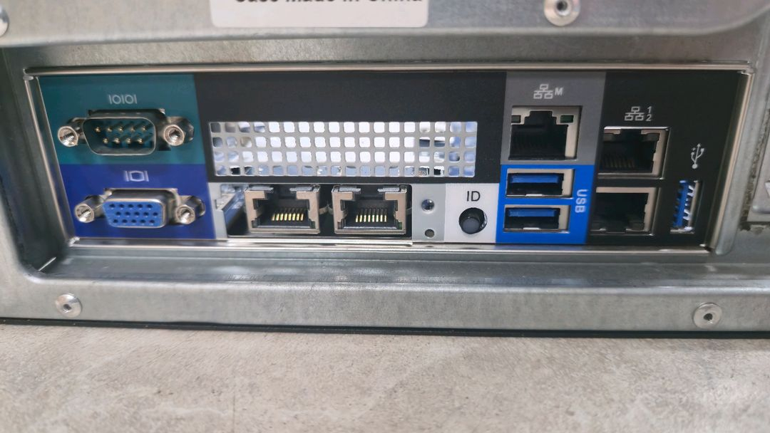 EPYC 7352 24코어 48쓰레드 CPU 쿨러 MZ32-AR0 CLN0222 1250W 이미지