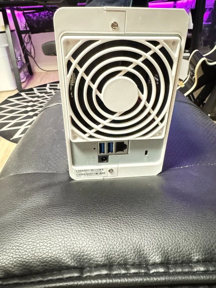 시놀로지 나스 DS220j + 22tbHDD nas 이미지