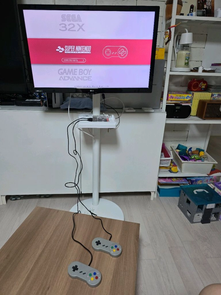안산)LG27인치 LED 모니터 TV+이동식 스탠드+게임기(라즈베리파이3B)팔아요! 이미지