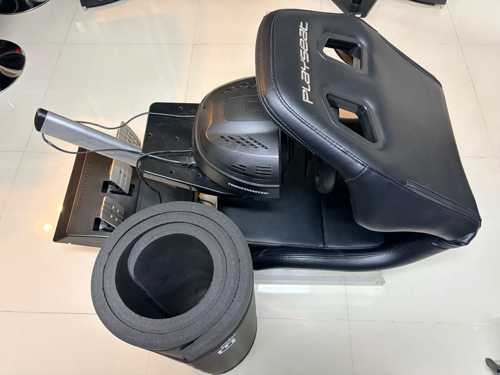 (인하) ps5 레이싱휠(t300rs gt)+플레이시트(레볼루션) 거치대 세트 이미지