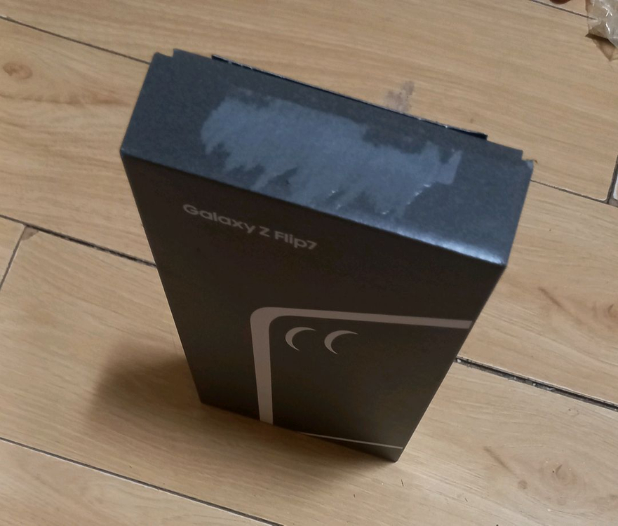 갤럭시 Z 플립7 블랙 쉐도우 256G 공박스 이미지